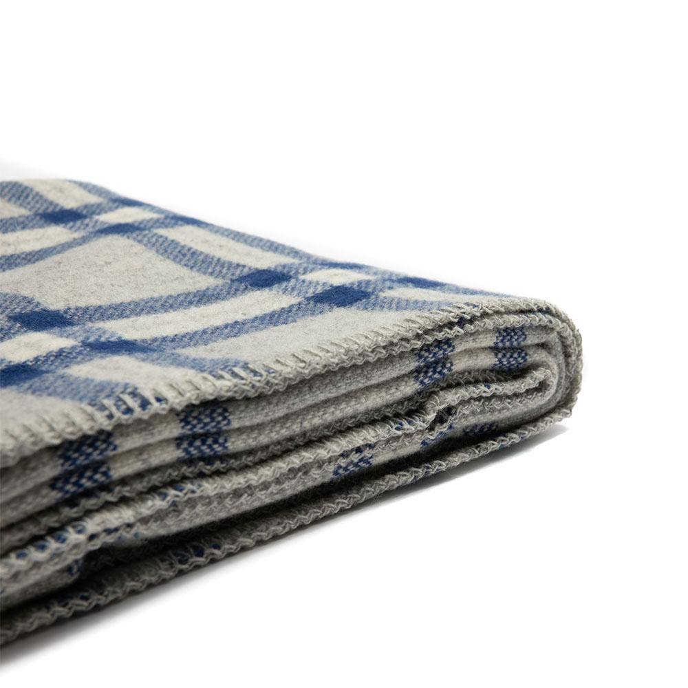 Minnehaha Falls Wool Throw Blanket: Blue/Gray